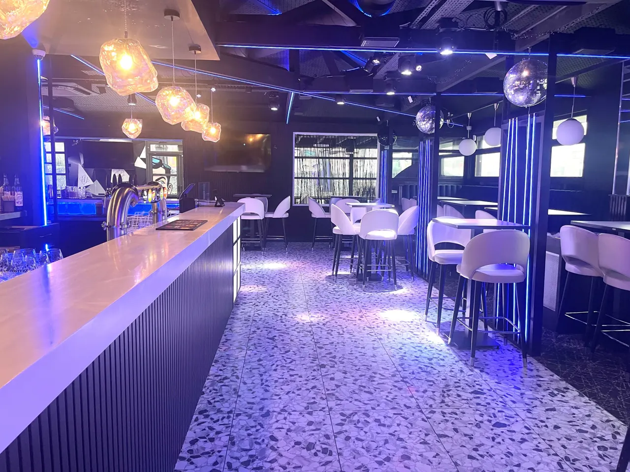 Le bar lumineux du Happy Jack